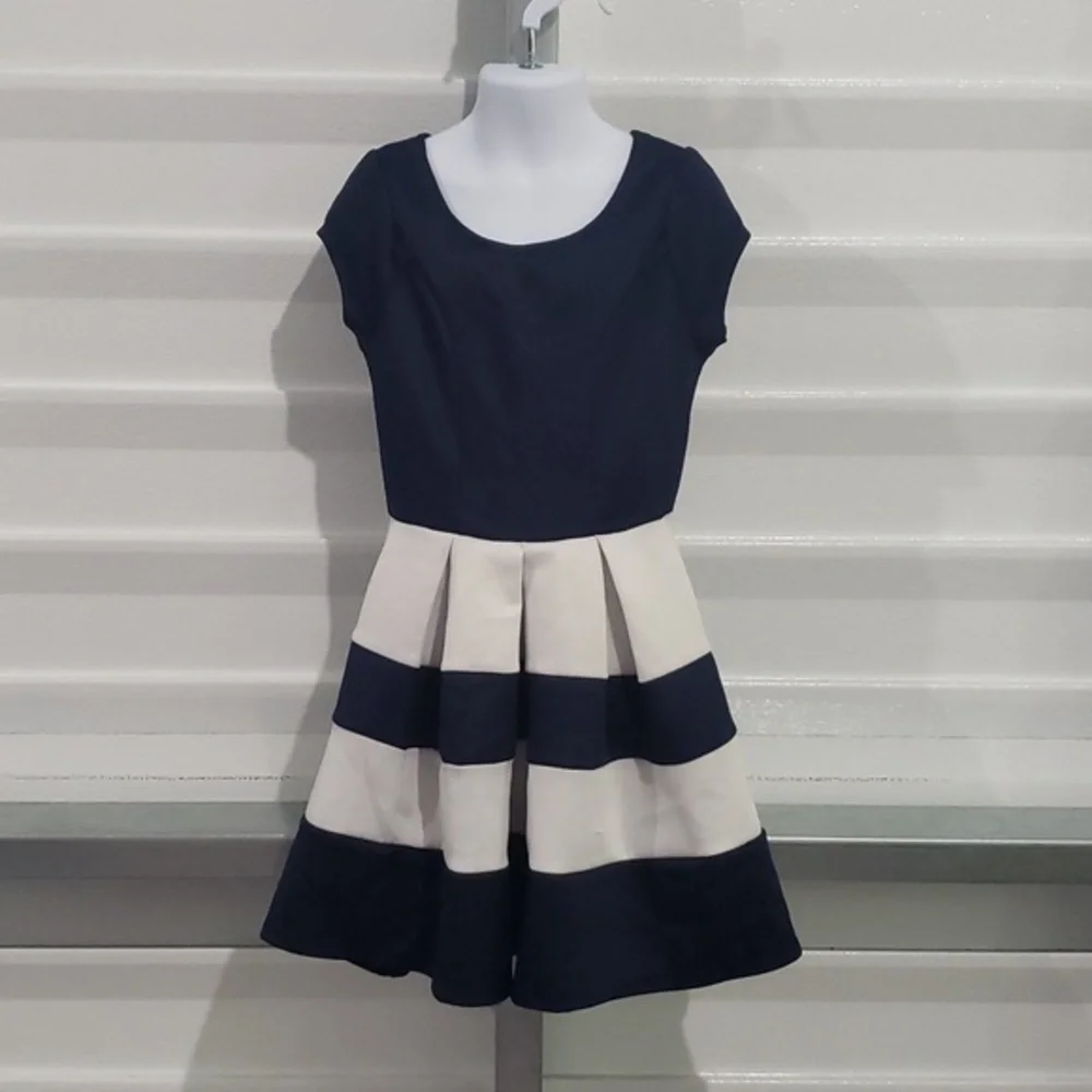 Girls dress size 7